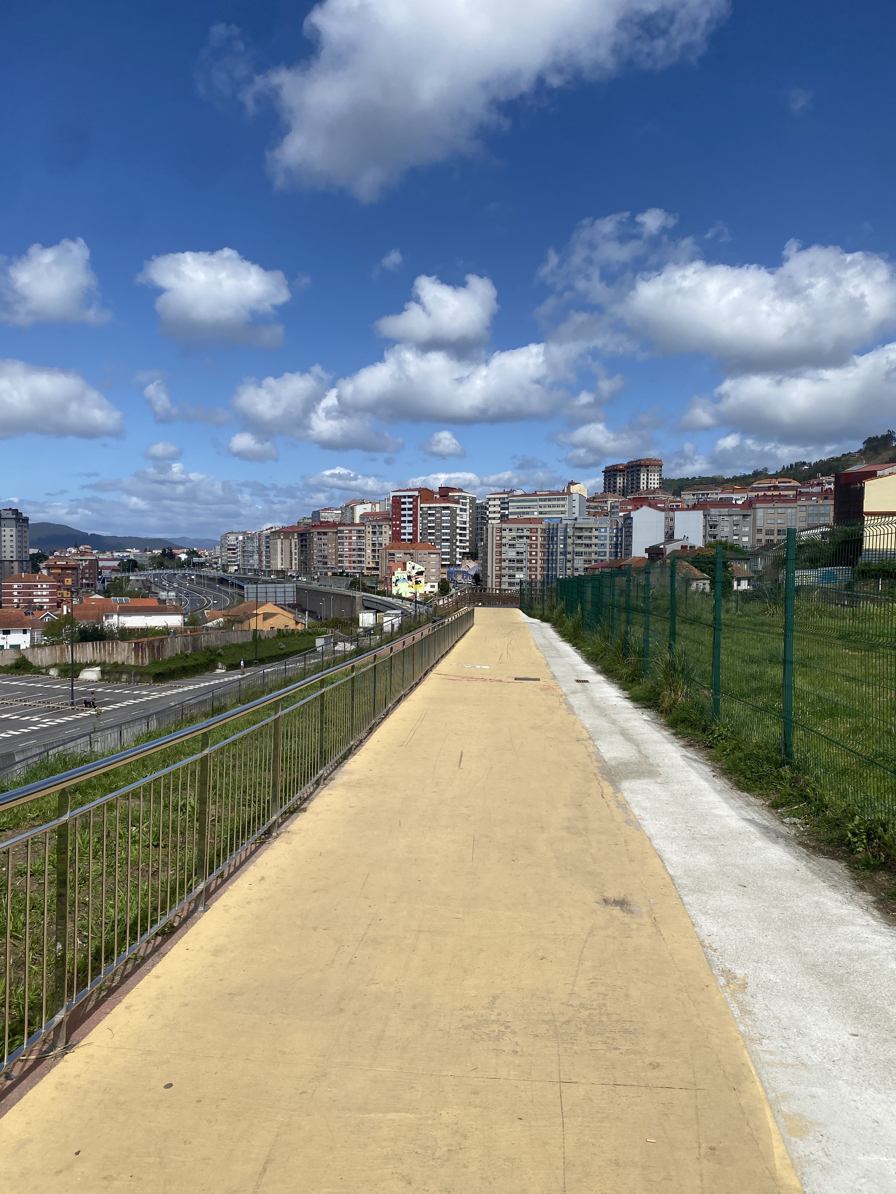 Carril compartido bici y peatones senda verde min