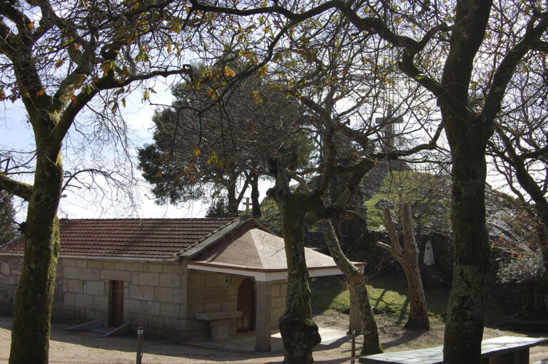 Miradoiro Herville Ermida da Virxe das Neves 1 768x511