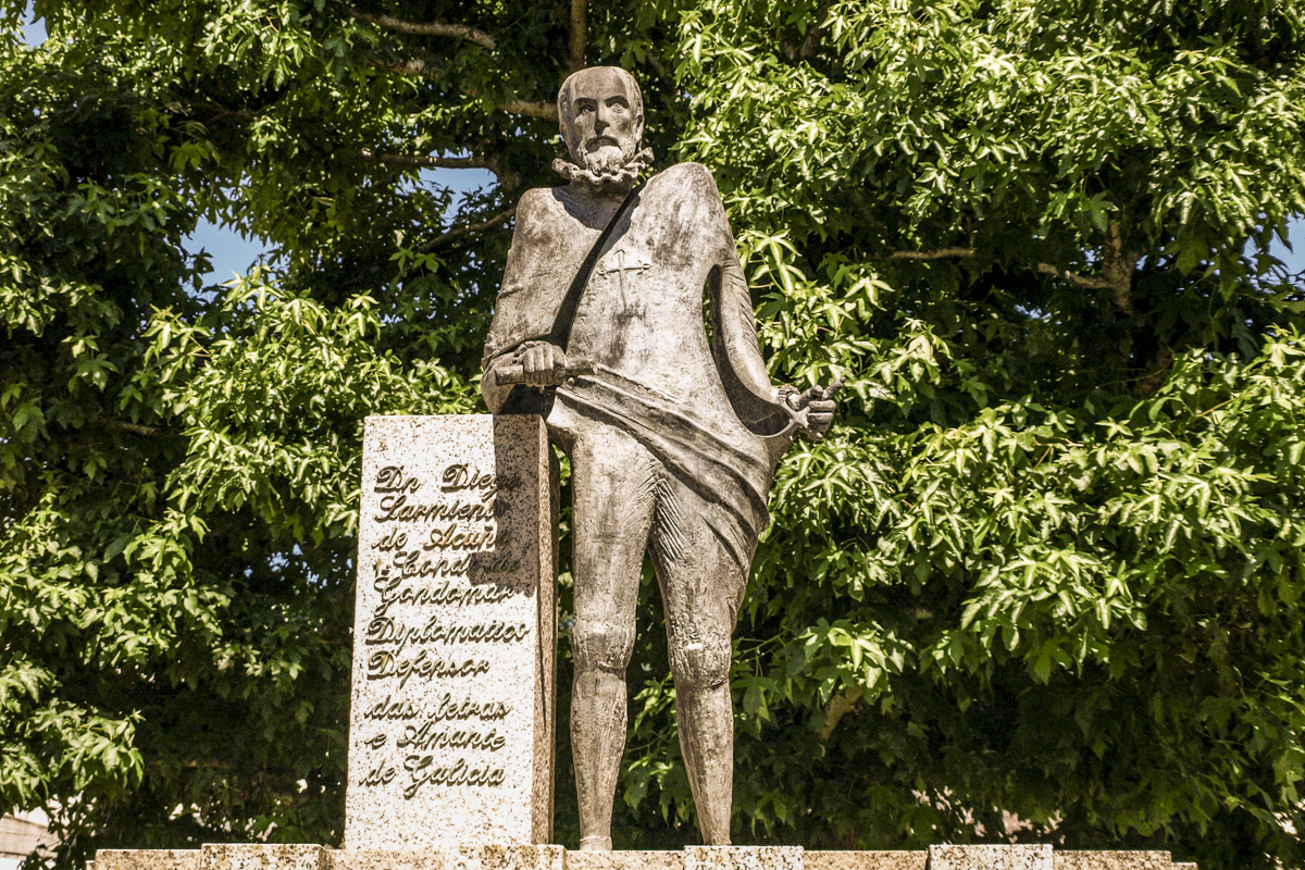 Gondomar Escultura DiegoSarmientoDeAcuna 1
